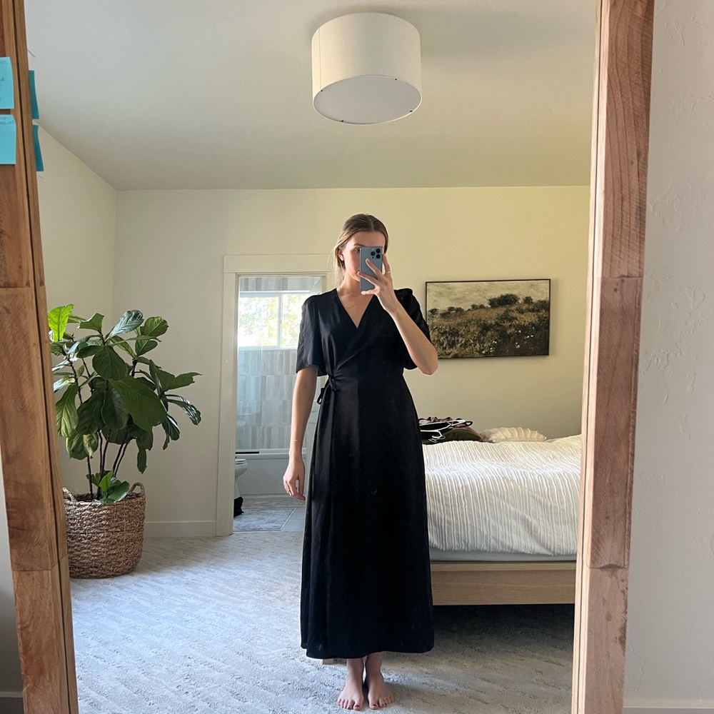 Express Blue Maxi Sundress with V-neck and Short Sleeves